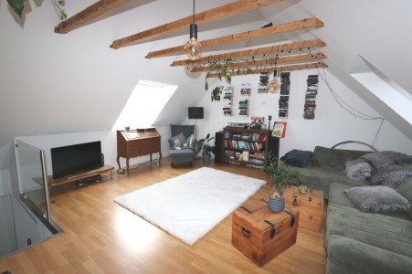 Hauptbild + Holzbüttgen + Maisonette-Wohnung + ca. 97 m² Wohnfläche + 2,5 Zimmer + 1 Schlafzimmer + Stellplatz +