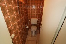 WC im Obergeschoss + Kaarst + Reihenmittelhaus + ca. 205 m� Grundst�ck + ca. 98 m� Wohnfl. + 3 Schlafzimmer + Garage +