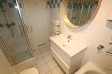 Badezimmer + B�ttgen + ruhige Lage + Reihenhaus + Bj. 1984 + 3 Schlafzimmer + Garage +