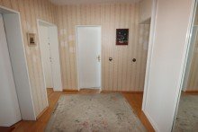 Diele + Holzb�ttgen + 3-Zimmer-Wohnung + ca. 84 m� + Bj.1974 + 5. OG + Aufzug +