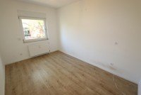 Bild (21b7439e889c48ab0f9d4ac0102816c7): + Kaarst-Ost + 3-Zimmer-Wohnung + 1. OG + ca. 88 m� Wohnfl�che + Balkon + Garage +