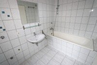 Bild (2682977bb0f2247bc409cf4609934ee2): + Kaarst + 2-Zimmer-Wohnung + ca. 69 m� Wohnfl�che + 1. OG + Tiefgaragenstellplatz +