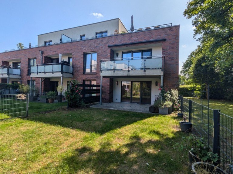 Aussenbild Kaarst Etagenwohnung + Kaarst-Vorst + 3-Zimmerwohnung + Barrierearm + ca.104 m� + Garten + Einbauk�che + TG Stellplatz +
