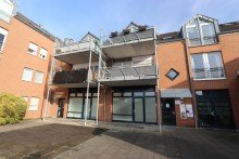 Hausansicht / Eingang + Vorst + B�ro / Praxis / Kanzlei / Ladenlokal + ca. 129 m� Gewerbefl�che + 4 R�ume + Erdgeschoss +