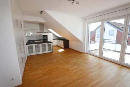 Hauptbild + Kaarst-Vorst + 3-Zimmer-Dachgeschosswohnung + ca. 80 m� + Balkon + Einbauk�che + Aufzug + TG +