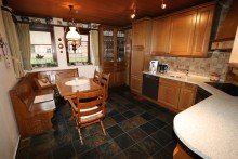 K�che + Vorst + 2-Familienhaus + 1986 + 714 m� Grundst�ck + ca. 204 m� Wohnfl�che + Garage + Carport +