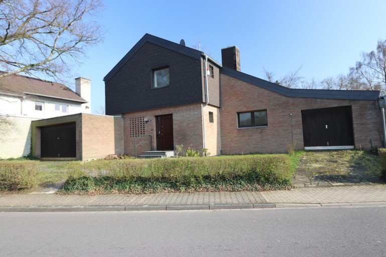 Ansicht Kaarst Einfamilienhaus + Kaarst + freistehendes Einfamilienhaus + Bj. 1962 + ca. 130 m� Wohnfl�che + ca. 642 m� Grundst�ck