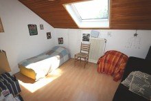 Schlafzimmer I DG + Kaarst + Doppelhaush�lfte + Baujahr 1969+ ca. 107 m� Wohnfl�che + ca. 447 m� Grundst�ck + Garage +
