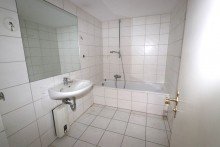 Badezimmer + Kaarst + 3-Zimmerwohnung + Bj. 1969 + ca. 82 m� Wohnfl�che + 1. OG  + Balkon + Garage +