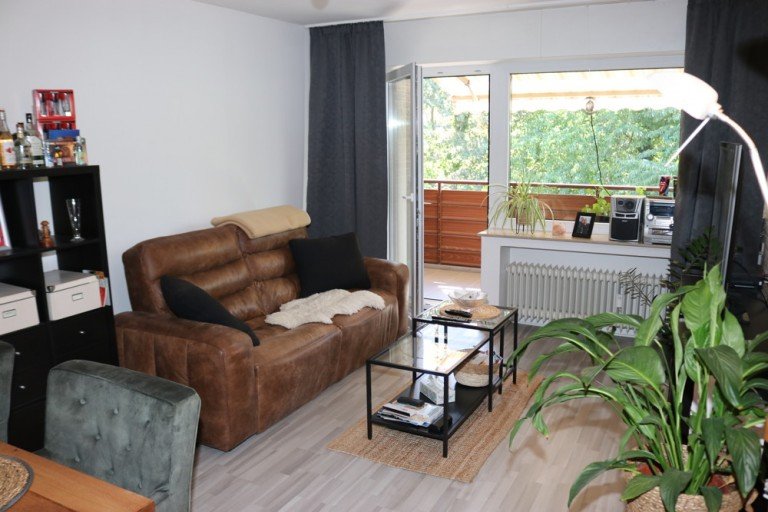 Wohnzimmer Kaarst Etagenwohnung + Kaarst-B�ttgen + 2 Zimmerwohnung + Balkon + Garage + Einbauk�che + ca. 62 m� +