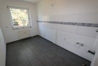 Bild (63026bb304730c55e81581b58d4d3a49): + Kaarst-Ost + 3-Zimmer-Wohnung + 1. OG + ca. 88 m� Wohnfl�che + Balkon + Garage +