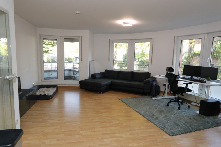 Wohnbereich Kaarst Erdgeschosswohnung + Gem�tliche Wohnung mit Balkon am Stadtpark + barrierearm + Einbauk�che + TG Stellplatz + Aufzug +