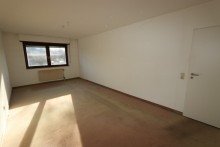 Schlafzimmer II + Kaarst + gro�z�giges Reihenendhaus + Bj. 1981 + ca. 155 m� Wohnfl�che + 6 Zimmer + 2 Garagen +