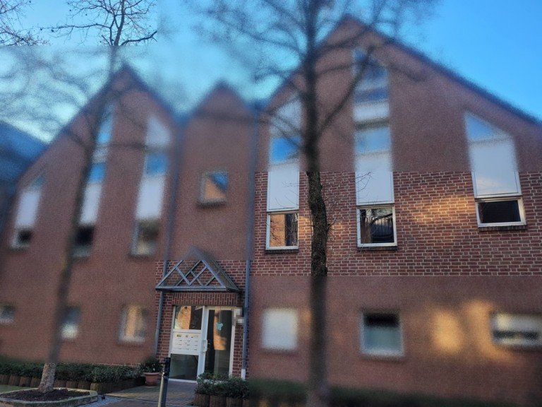 Aussenbild Korschenbroich / Kleinenbroich Etagenwohnung + Kleinenbroich + 3-Zimmerwohnung + Balkon + Einbauk�che + ca. 81 m� + Bj. 1996 +