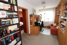 Ankleidezimmer Kaarst + Reiheneckhaus + Bj.1981 + ca. 403 m� Grundst�ck + ca. 172 m� Wohnfl�che + 2 Garagen