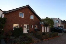 Aussenansicht + Holzb�ttgen + Doppelhaush�lfe + 116 m� Wohnfl�che + 459 m� Grundst�ck + 3 Schlafzimmer + 1989 +