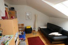 Schlafzimmer II + Kaarst + 4-Zimmer-Wohnung + Dachgeschoss + ca. 89 m� Wohnfl�che + 2 Schlafzimmer + Balkon +