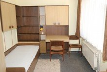 Kinderzimmer + Kaarst + Bungalow + ca. 100 m� Wohnfl�che + 724 m� Grundst�ck + Garage + 1965 +