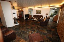 Wohnzimmer + Vorst + 2-Familienhaus + 1986 + 714 m� Grundst�ck + ca. 204 m� Wohnfl�che + Garage + Carport +