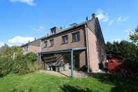 Bild (a2d24113419eeac919292abed8108301): + Holzb�ttgen + Doppelhaush�lfte + Bj. 1983 + ca. 140 m� Wohnfl�che + 5 Zimmer + 2 Badezimmer +