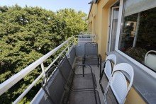 Balkon + Holzb�ttgen + 3-Zimmer-Wohnung + ca. 84 m� + Bj.1974 + 5. OG + Aufzug +