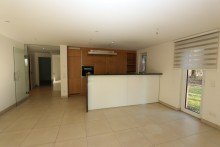 Wohnzimmer + Kaarst-Vorst + 3-Zimmerwohnung + Barrierearm + ca.104 m� + Garten + Einbauk�che + TG Stellplatz +