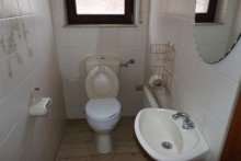 G�ste-WC + B�ttgen + Einfamilienhaus + Baujahr 1975 + ca. 423 m� Grundst�ck + ca. 131 m� Wohnfl�che + Garage +