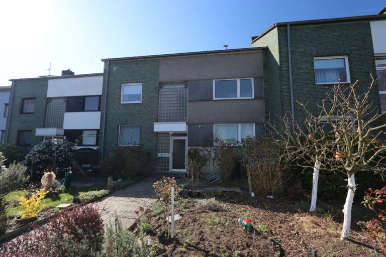 Hauptbild: + Kaarst + Kapitalanlage und Eigennutzung + 6-Parteien-Haus + Baujahr 1968 + ca. 312 m� Wohnfl�che +