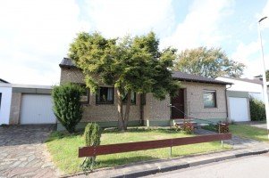 Hauptbild + Kaarst + Bungalow + Bj. 1968 + ca. 522 m� Grundst�ck + ca. 106 m� Wohnfl. + 4 Zimmer + 2 Garagen +