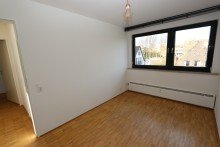 Schlafzimmer II - Zwischenebene + Kaarst + Haus im Haus + ca. 123 m� Wohnfl�che + 2 Schlafzimmer + Bj. 1975 +