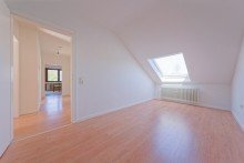 Kinderzimmer DG + Kaarst + Einfamilienhaus + Bj. 1972 + ca. 564 m� Grundst�ck + ca. 159 m� Wohnfl�che + 2 Garagen +