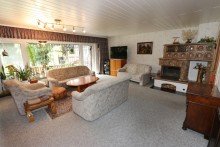 Wohnzimmer Kaarst + Reiheneckhaus + Bj.1981 + ca. 403 m� Grundst�ck + ca. 172 m� Wohnfl�che + 2 Garagen