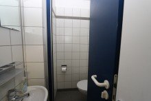 Mitarbeiter WC + Vorst + B�ro / Praxis / Kanzlei / Ladenlokal + ca. 129 m� Gewerbefl�che + 4 R�ume + Erdgeschoss +