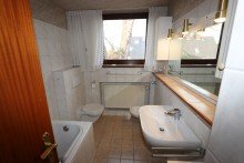 Badezimmer + Kaarst + ruhige Lage + Reihenmittelhaus + Bj. 1969 + ca. 95 m� Wohnfl�che + ca. 181 m� Grundst�ck