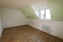 Schlafzimmer I + B�ttgen + ruhige Lage + Reihenhaus + Bj. 1984 + 3 Schlafzimmer + Garage +