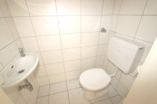 G�ste-WC + Kaarst + 3-Zimmerwohnung + Bj. 1969 + ca. 82 m� Wohnfl�che + 1. OG  + Balkon + Garage +