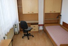 Kinderzimmer II + Kaarst + Bungalow + ca. 100 m� Wohnfl�che + 724 m� Grundst�ck + Garage + 1965 +