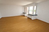 Bild (cbe063ddcfe70d77507d0d72b791992a): + Kaarst + 4-Zimmer-Wohnung + ca. 105 m� Wohnfl�che + Balkon + inkl. TG-Stellplatz +