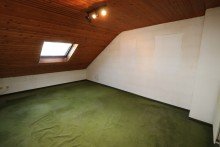 Wohnraum Dachgeschoss + Kaarst + gro�z�giges Reihenendhaus + Bj. 1981 + ca. 155 m� Wohnfl�che + 6 Zimmer + 2 Garagen +