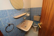 G�ste-WC + Kaarst + Bungalow + Bj. 1971 + ca. 383 m� Grundst�ck + ca. 138 m� Wohnfl�che + Garage +