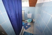 Badezimmer DG + Kaarst + Doppelhaush�lfte + Baujahr 1969+ ca. 107 m� Wohnfl�che + ca. 447 m� Grundst�ck + Garage +