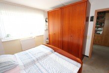 Schlafzimmer im Obergeschoss Kaarst + Reiheneckhaus + Bj.1981 + ca. 403 m� Grundst�ck + ca. 172 m� Wohnfl�che + 2 Garagen