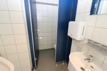 WC Herren + Vorst + B�ro / Praxis / Kanzlei / Ladenlokal + ca. 129 m� Gewerbefl�che + 4 R�ume + Erdgeschoss +