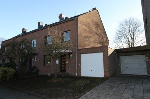 Hauptbild + Kaarst + Reihenendhaus + unrenoviert + ca. 155 m� Wohnfl�che + 5 Zimmer + inkl. Einliegerwohnung +